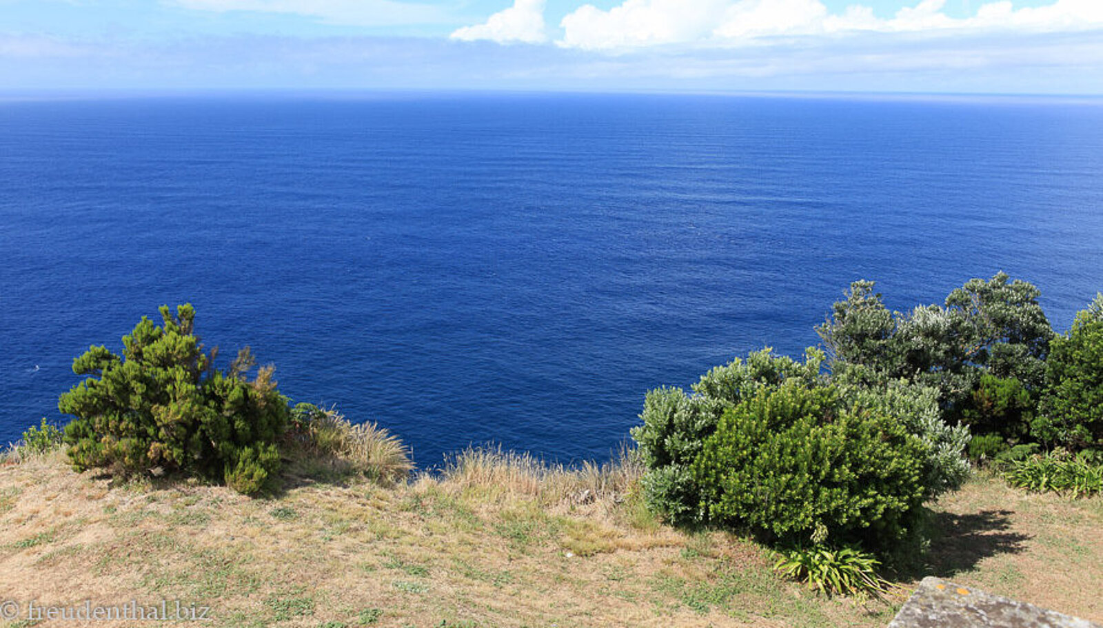 Aussicht über die steile Nordküste der Azoreninsel Terceira