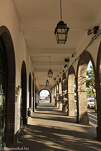 Arkaden beim Portas da Cidades