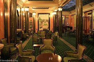 im Saal von Hotel Richmond Opera