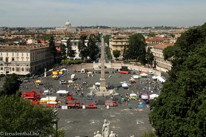 Blick von der Viale G. D'Annunzio über den Platz