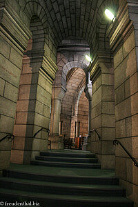 in der Krypta der Basilika Sacré-Cœur