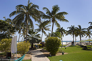 schön gepflegter Garten beim Hilton Salalah Resort im Oman