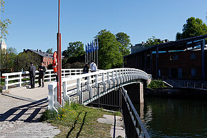 Brücke von Iso Mustasaari nach Susisaari