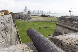 Kanone an der Stadtmauer von Cartagena