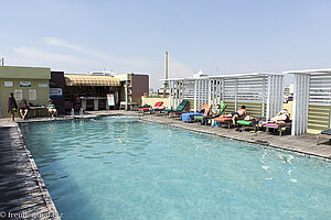 Pool im Nuovo City Hotel von Bangkok