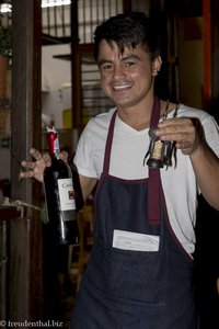 Im La Gran Trucha weiß man jetzt, wie Wein entkorkt wird. 