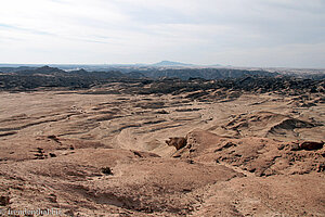 Mondlandschaft nahe der Welwitschia mirabilis