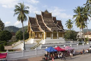 Blick auf den Ho Phra Bang in Luang Prabang