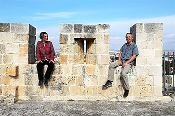Anne und Lars zwischen den Zinnen von Kolossi.