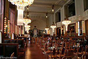 Café im Jugendstil des Obecní dum von Prag