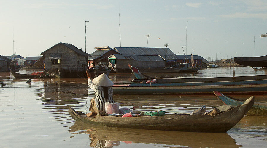 Hier auf dem Tonle Sap wird noch gerudert.