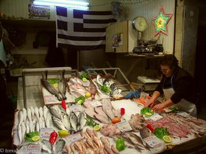 Fischverkäuferin in der Modiano-Markthalle