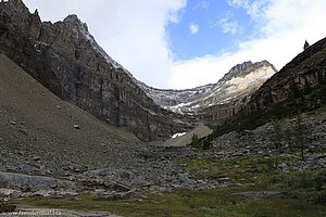 Aussicht vom Lake Agnes zum Mount Niblock