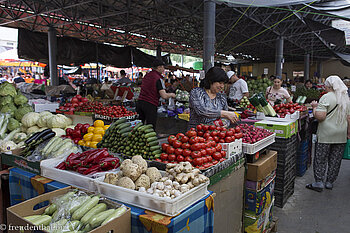Obststände auf der Piata Centrala in Chisinau