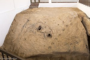 der Felsen mit dem Fußabdruck der Kamelstute des Propheten Saleh in Salalah