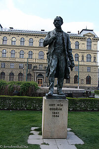 Ant Nín Dvorak-Statue