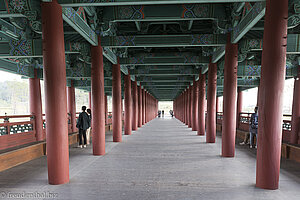 Auf der Woljeonggyo Brücke