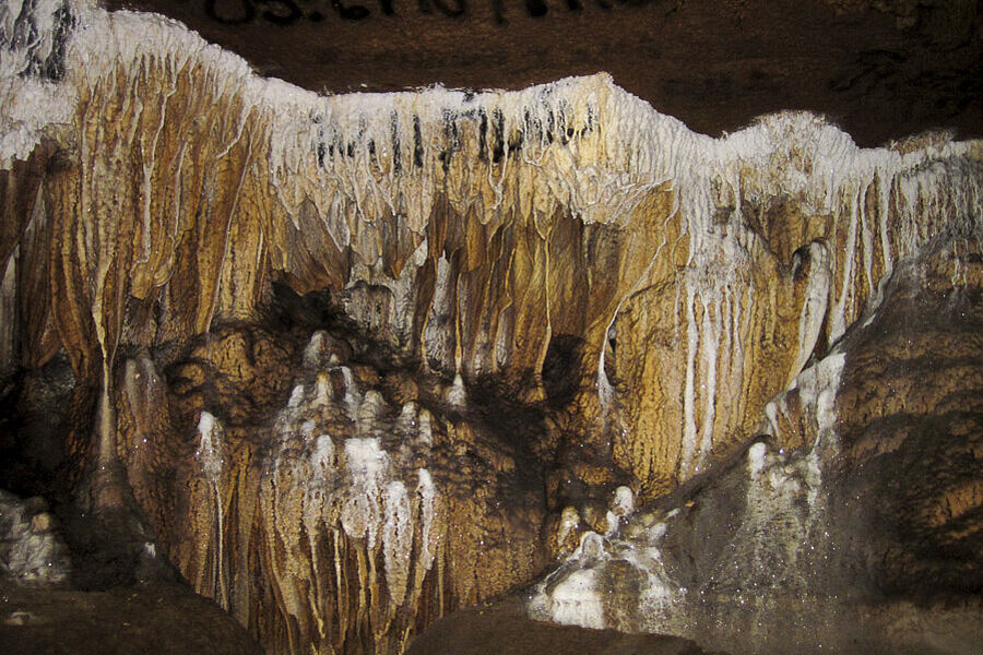 Stalaktiten in der Tham Loub