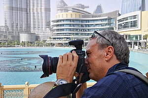 Lars beim Fotografieren in Dubai