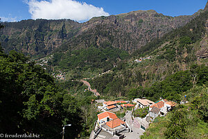 Ausblick ins Nonnental von der Terrasse vom Café Sabores do Curral