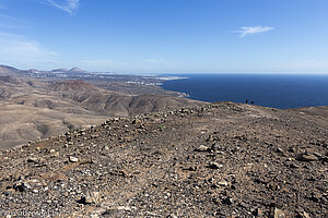 Blick bis nach Costa Teguise - Moro de la Loma del Pozo