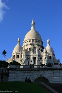 Fassade der Sacré-Coeur von Paris