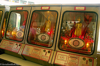 Horoskop-Automat im Wat Traimit, beim Goldene Buddha