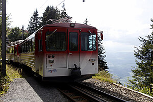 Zahnradbahn auf dem Weg nach Rigi-Kulm