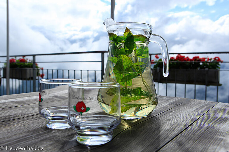 Im Alprestaurant Weid sind Wanderer willkommen!