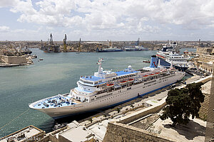 Ausblick von den Upper Barrakka Gardens auf den Grand Harbour