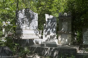 Gräber auf dem jüdischen Friedhof von Orhei in Moldawien