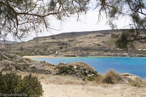 Gnejna Bay - ein Blick auf das blaue Meer