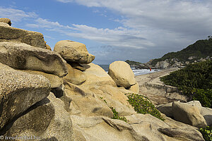 Felsformationen im Tayrona Nationalpark von Kolumbien.