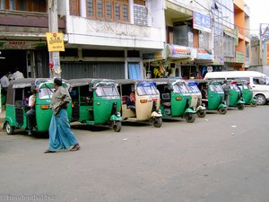 Bandarawela - TucTucs (Threewhealer)