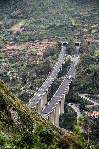 Tunnel, Brücke, Tunnel und jede Menge Lärm