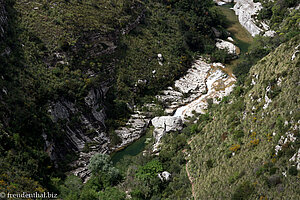 Blick hinab in die Schlucht