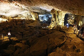 Blick durch die 2. Kammer der Überraschungshöhle