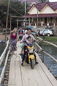 Fussgängerbrücke in Vang Vieng