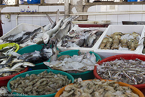 Fisch und Krabben beim Fischmarkt