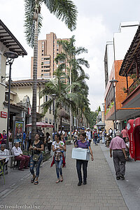 In den Einkaufsstraßen der Candelaria von Medellín.