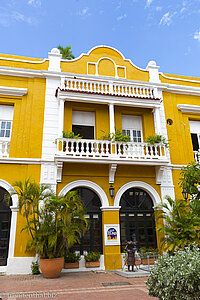 Gebäude an der Plaza de San Pedro Claver in Cartagena.