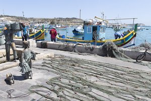 Fischer bei der Arbeit in Marsaxlokk