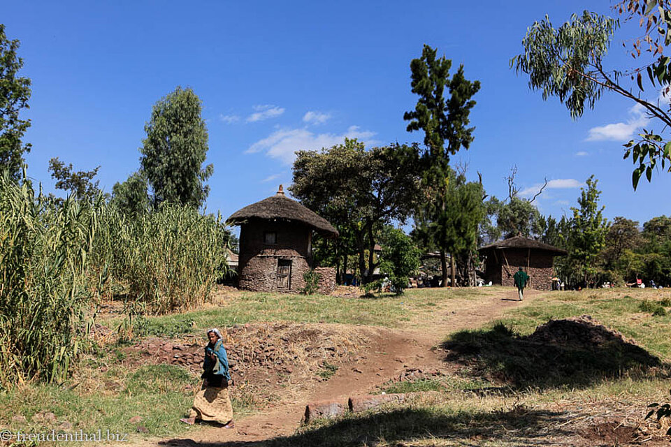 Runde Tukuls im traditionellen »Lalibela-Stil« im Norden Äthiopiens