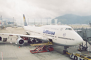 Jumbo am Flughafen Hongkong International Airport