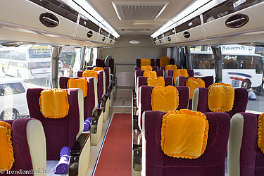 bequemer Bus - JJ Express in Myanmar