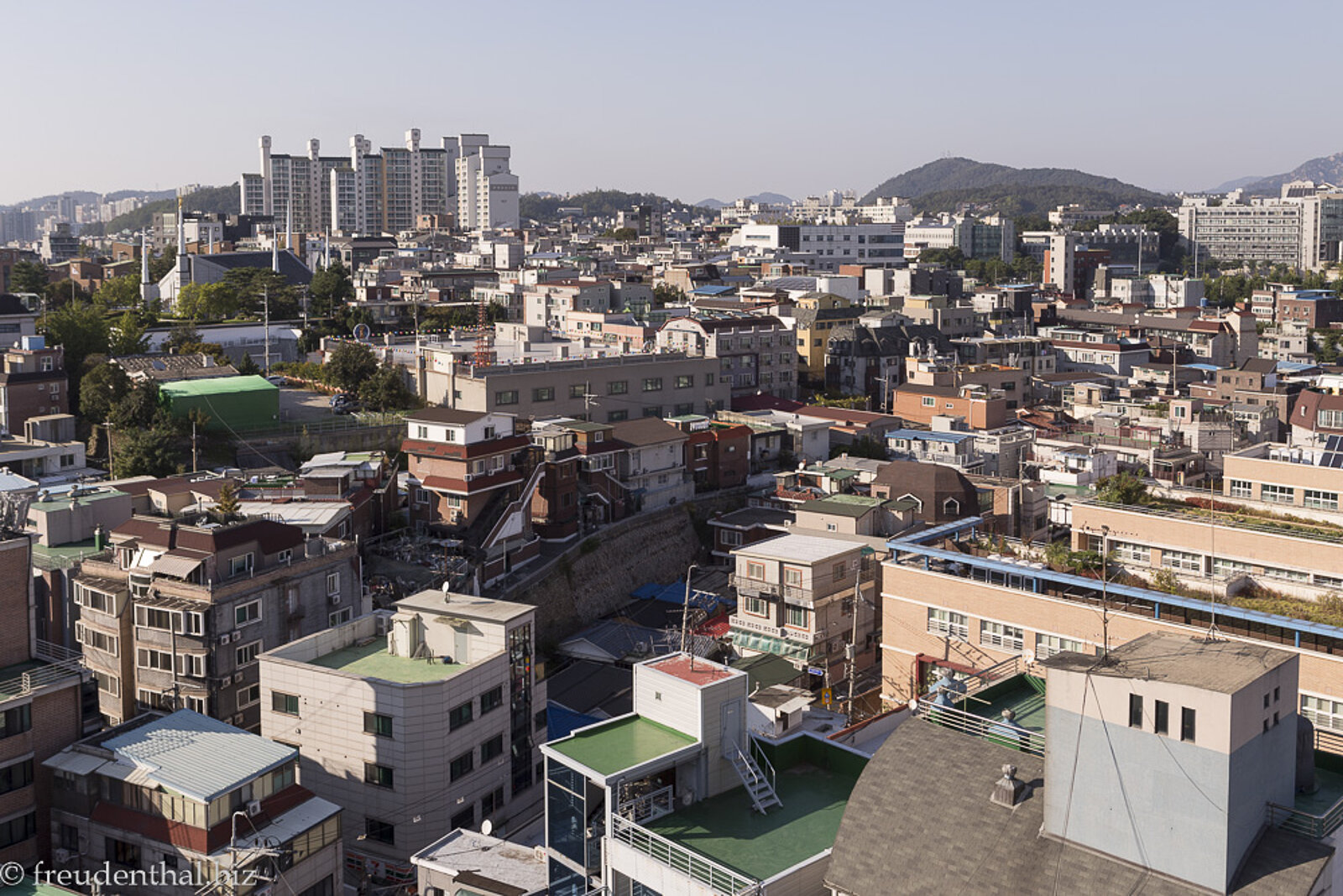 Aussicht über den Stadtteil Hongdae in Seoul, Südkorea