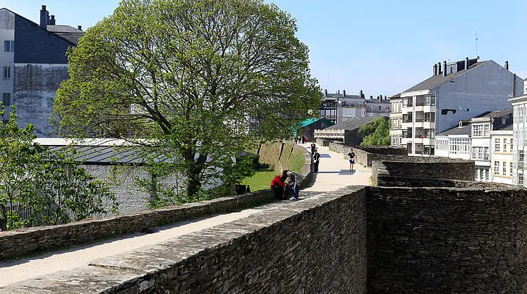 Auf der Stadtmauer von Lugo