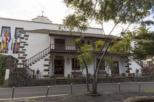 Am Kirchplatz von Las Nieves