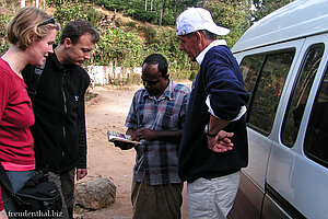 Pflanzenbestimmung mit Saman in Sri Lanka