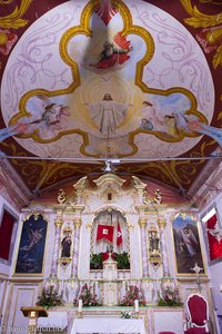 Altar in der Kirche von Curral das Freiras